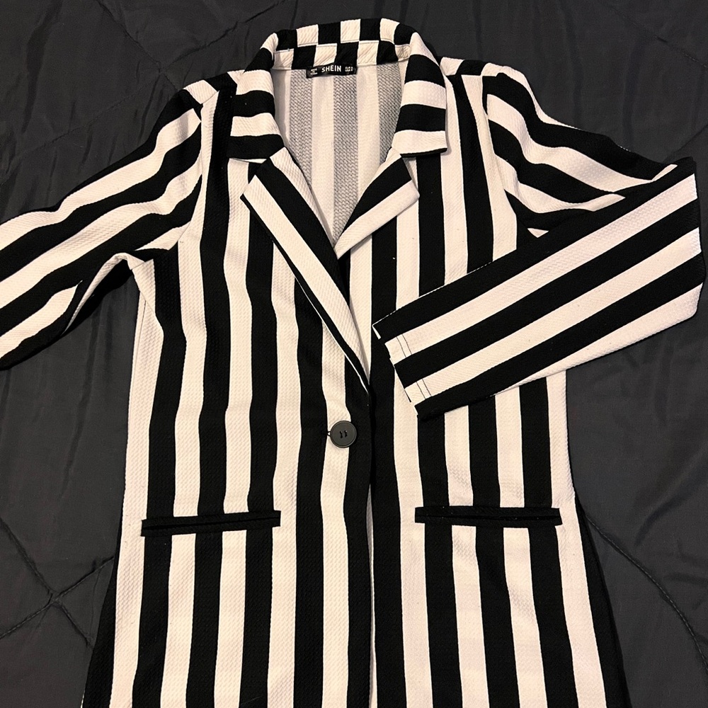 SHEIN Black and White Stripe Blazer